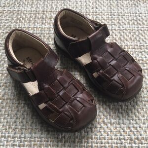 Stride Rite Reid Leather Sandals (size 6)